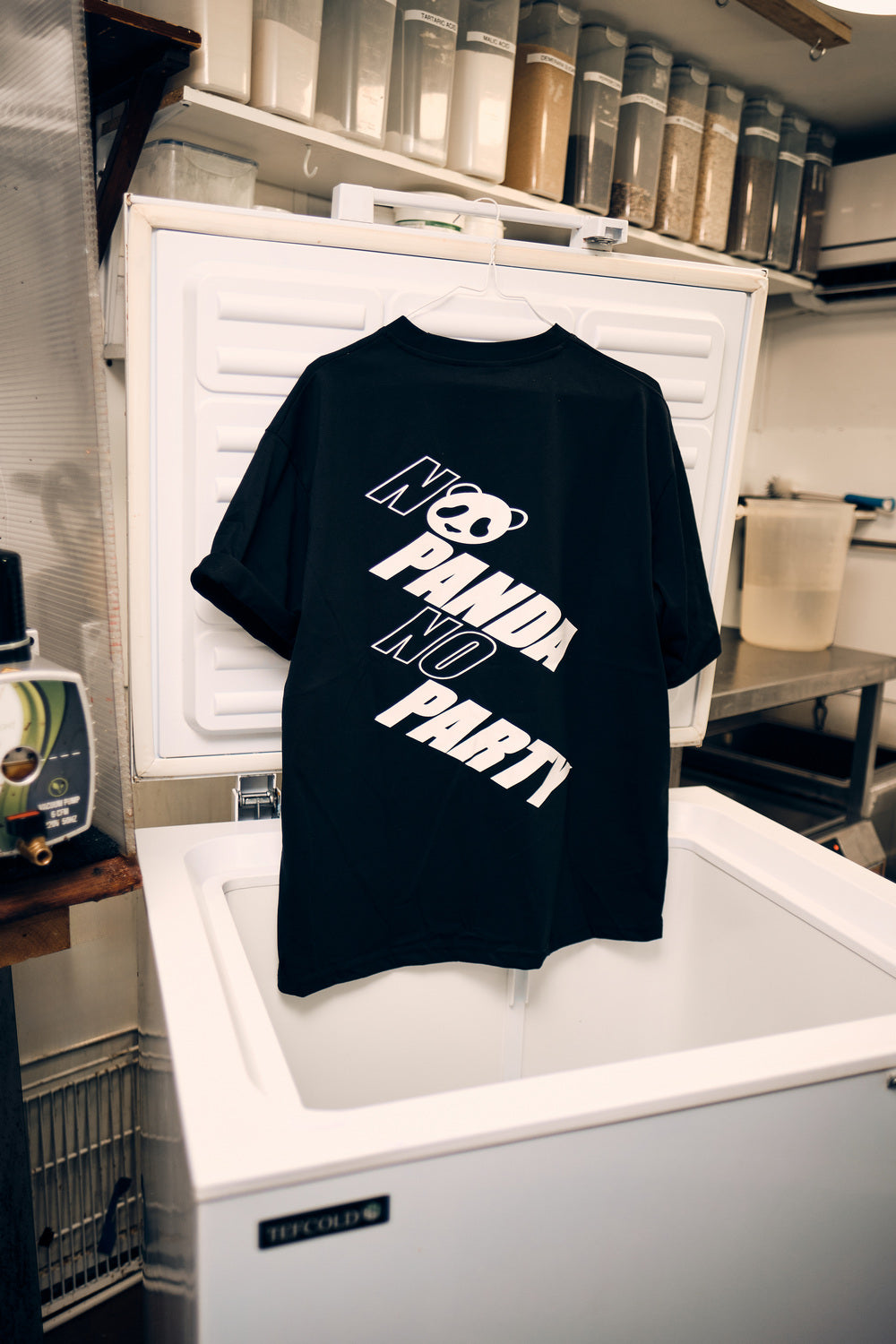 No Panda No Party! T-Shirt — Panda & Sons